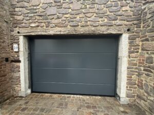 Porte de garage sectionnelle Wisniowski Lobbes